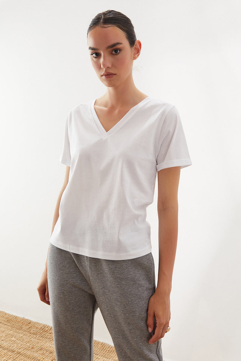 Beyaz V Yaka Basic Comfy T-shirt