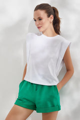 Beyaz Panel Detaylı AURIC Baskılı T-shirt